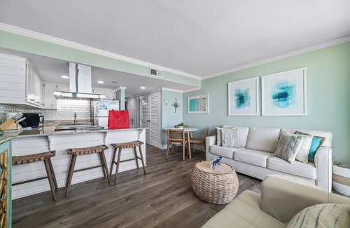 Gulf Shores Condo | Island Winds East 304- Beautiful Beach Front Condo