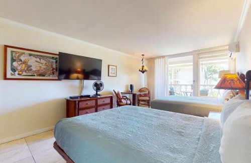 Wailua Hotel | Islander on the Beach 211