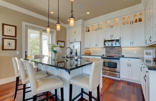 Isle of Palms House | 'Isle be Back' 5 57th Ave- Great Ocean Views, private pool, elevator