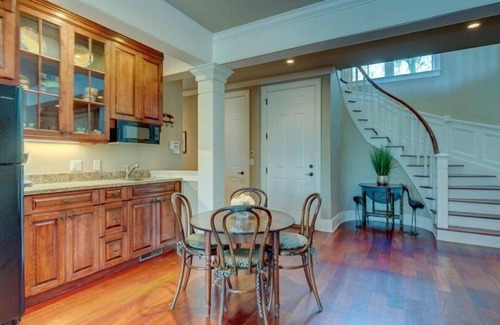 Isle of Palms House | 'Isle be Back' 5 57th Ave- Great Ocean Views, private pool, elevator