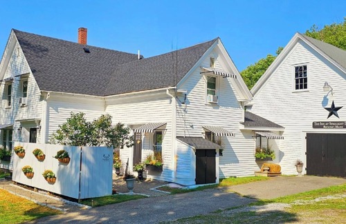 Rockport Apartment | "Islesboro" Suite in the Inn at Starlight Lodge