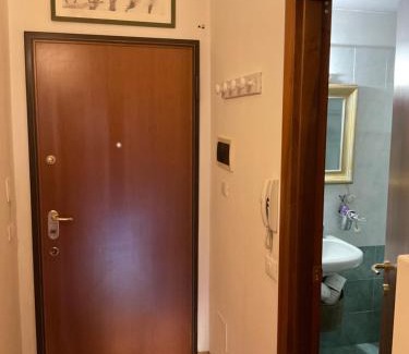 Zona Farini Apartment | IsoLaB: monolocale in zona Isola