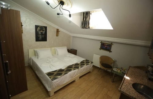 Gumussuyu Mahallesi House | ISTANBYL-Double bedroom 1
