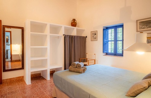 Es Cap de Barbaria House | It is Cap De Barbaria: House With Garden