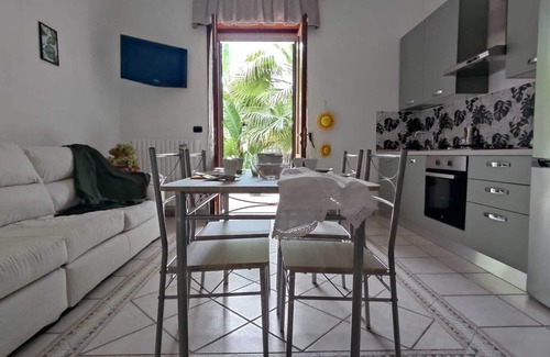 Lido Silvana Villa | Maison Lido Silvana- spacious villa with large garden, minutes from the sea