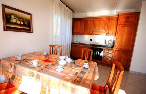 Poggi Apartment | Flat with sea view and garden | V31