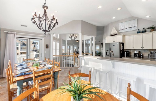 Corolla House | It's 5 O'clock Somewhere: Pool, Spa, Club Access