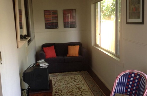 Ventnor House | It's Island Time, 5 mins' walk to beach & pet-friendly, linen included for GP!