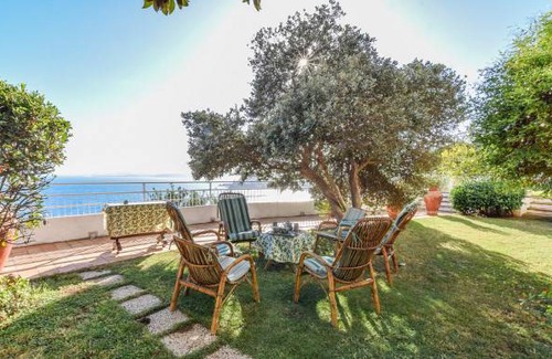 Santa Maria del Mare Torrazzo House | 5 bedroom accommodation in Stalettì