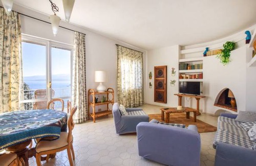 Santa Maria del Mare Torrazzo House | 5 bedroom accommodation in Stalettì