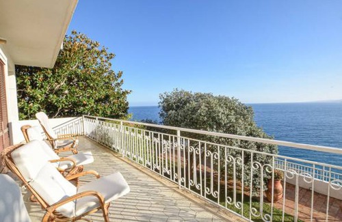 Santa Maria del Mare Torrazzo House | 5 bedroom accommodation in Stalettì