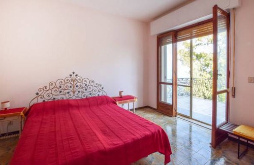 Santa Maria del Mare Torrazzo House | 4 bedroom accommodation in Stalettì
