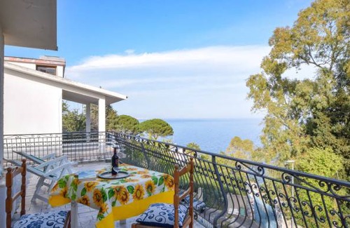 Santa Maria del Mare Torrazzo House | 4 bedroom accommodation in Stalettì