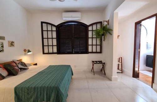 Itacoatiara Apartment | Itacoatiara - Apartamento com café da manhã ao lado da praia