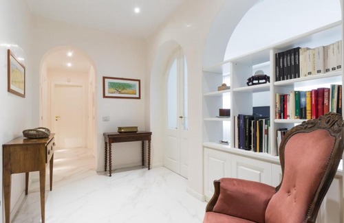 Borgogna Apartment | Italianway - Durini 23