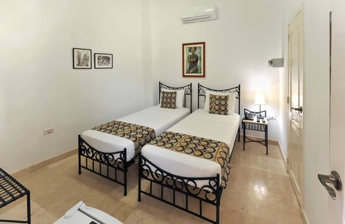 Centro Havana Bed & Breakfast | Iter Away San Lazaro XVII