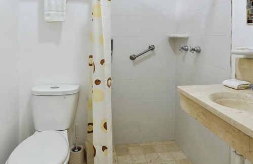 Centro Havana Bed & Breakfast | Iter Away San Lazaro XVII
