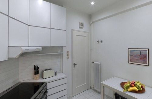 Kypseli Apartment | Ithakis12 Chic Renovated Hideaway in Vibrant Squar