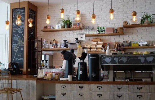 Wagga Wagga House | It’s not often you’ll find such a gem located within Wagga CBD!