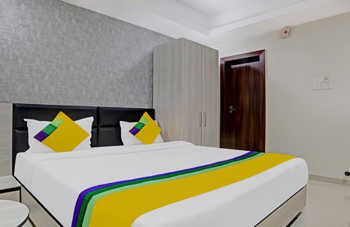 Rau Hotel | Itsy By Treebo - Lotus