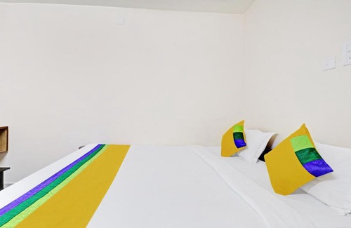 Tirupati Hotel | Itsy By Treebo - Vardhan Stay Inn
