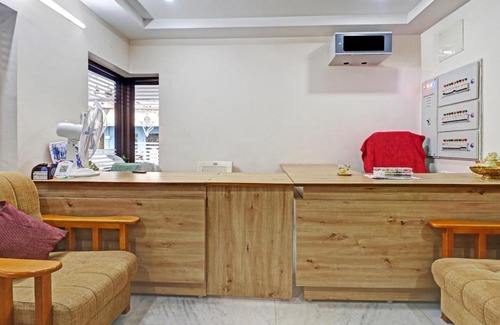Tirupati Hotel | Itsy By Treebo - Vardhan Stay Inn