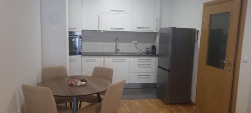 Canton 10 Apartment | Ivan