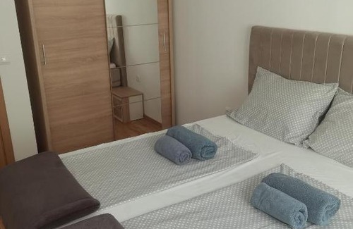 Canton 10 Apartment | Ivan