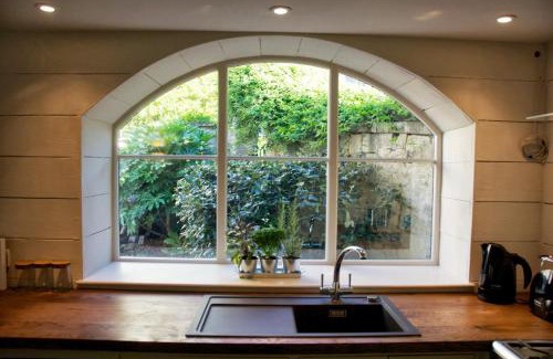 Claverton House | Ivythorpe Coach House