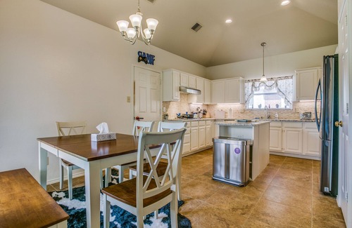 Allen House | J&C CLUB Luxury themes style|ALLEN/PLANO|5BR3Bath|King Beds|close to everything