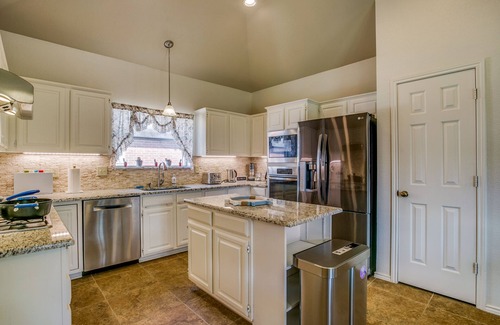 Allen House | J&C CLUB Luxury themes style|ALLEN/PLANO|5BR3Bath|King Beds|close to everything