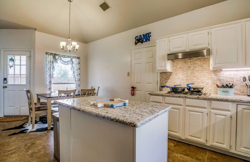 Allen House | J&C CLUB Luxury themes style|ALLEN/PLANO|5BR3Bath|King Beds|close to everything