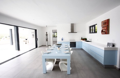 Willemstad Villa | J E T S E T giant stylish Villa at Spanish Water Bay 11 BDR, 24/7 security, gym