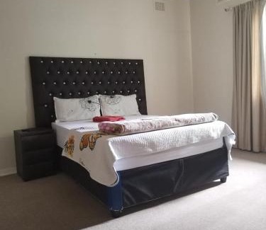 Pietermaritzburg House | J & J Paradise Guest House