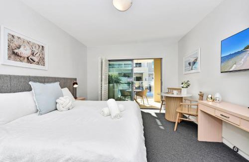 Salamander Bay Apartment | J's Resort Pacific Blue Swim Up-Studio B