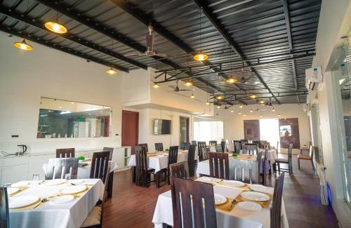 New Delhi House | J60 Suites, Ashok Vihar - Near Netaji Subhash Place Metro