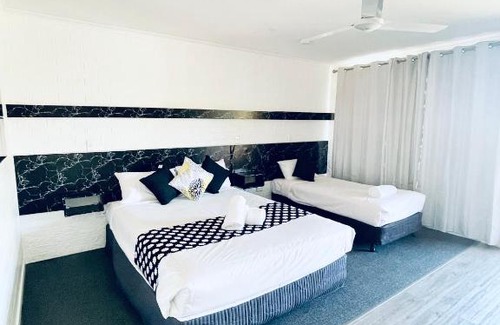 South Toowoomba Hotel | Jacaranda Place Motor Inn