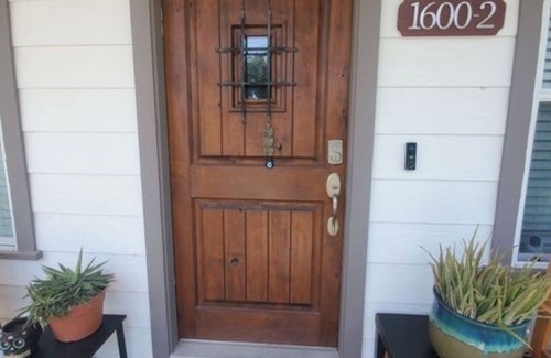 Chestnut House | Jaccuzi, Quiet, Clean, Spacious home nestled between downtown and UT.