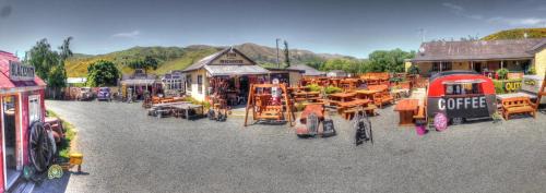 Burkes Pass Bed & Breakfast | Jack Daniels Rest