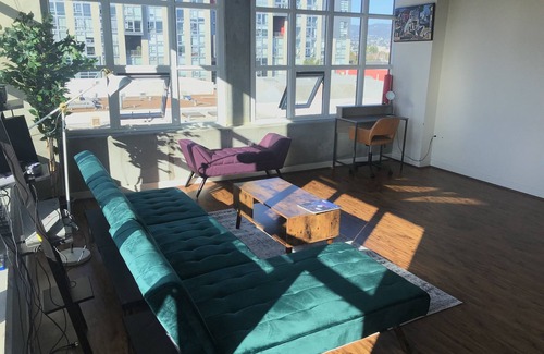 Produce and Waterfront House | Jack London Corner Apt - 15 mins from SF