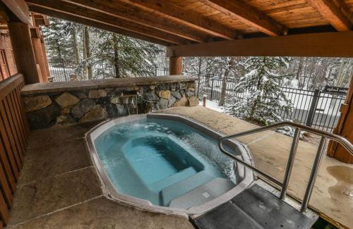 River Run House | Jack Pine 8016 by SummitCove Lodging