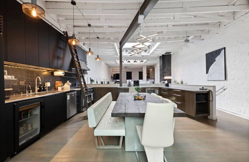 Downtown Omaha Apartment | Jackson Rooftop Loft by the Bars