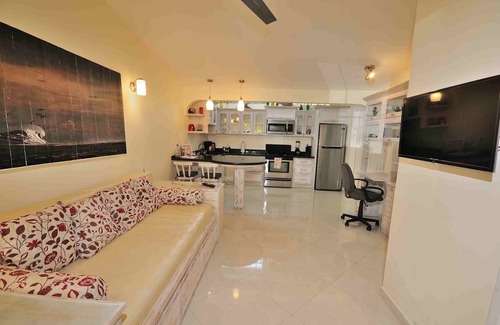 Jaco Condo | Jaco Beach Newly remodeled condo close to the beach!