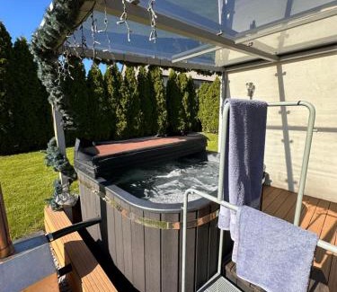 Borkowo Lostowickie Apartment | Jacuzzi Bubble Apartment - 15 minutes drive from Old Town