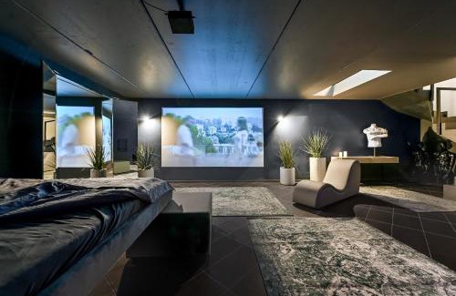 Kaunas Apartment | Jacuzzi Cinema Loft