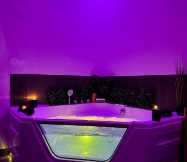 Frejus Apartment | Jacuzzi, massage et plage !