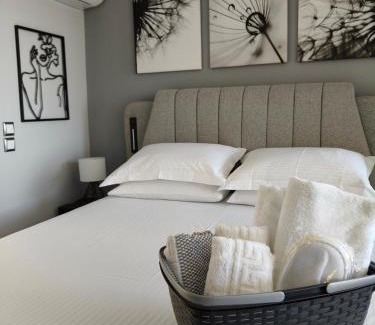 Spata-Artemida Apartment | JACUZZI penthouse - King's view