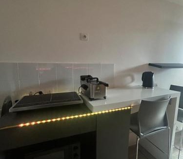 Montfermeil Apartment | Jacuzzi suite