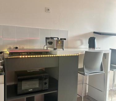 Montfermeil Apartment | Jacuzzi suite