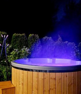 Januszkowo House | Jacuzzi, trasą S7 w 2h z Warszawy i Gdanska, Jadamowo holidaymazury nad jeziorem Mielno